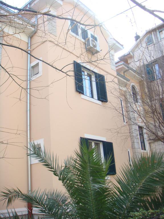 Charming Center Apartment Split Bilik gambar